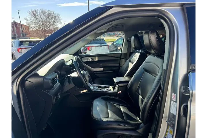 $33989 : Ford Explorer 2023 AWD Limit image 10