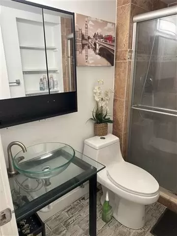 $750 : Cuarto con baño privado image 5