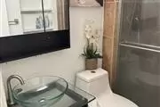 $800 : Cuarto con baño privado thumbnail