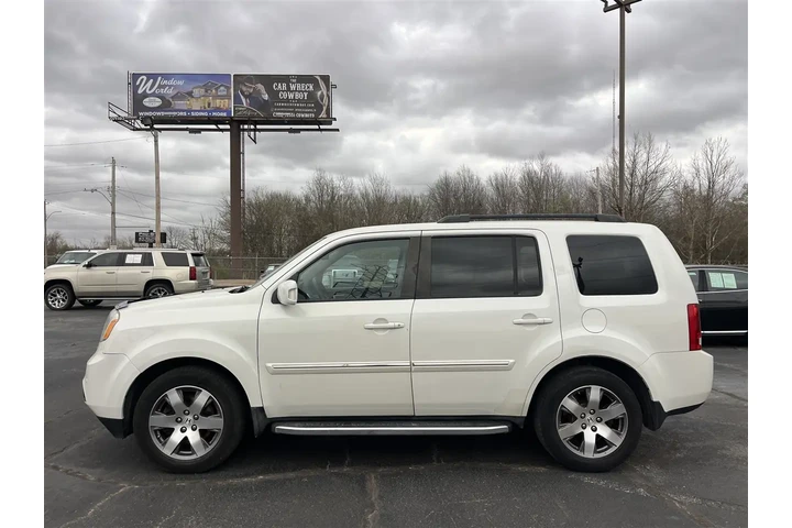 $11995 : 2015 Pilot Touring 2WD 5-Spd image 2
