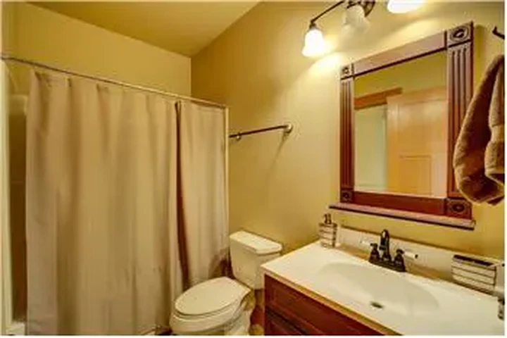 $1150 : Rental property with 1 bedro image 6