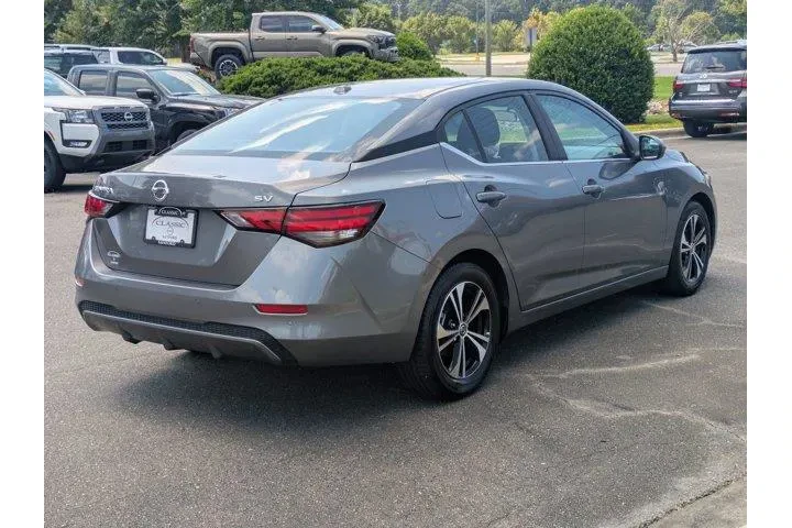 $18775 : Nissan Sentra 2023 SV 4dr Se image 6