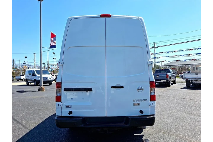$23500 : 2016 NV 2500 HD image 5