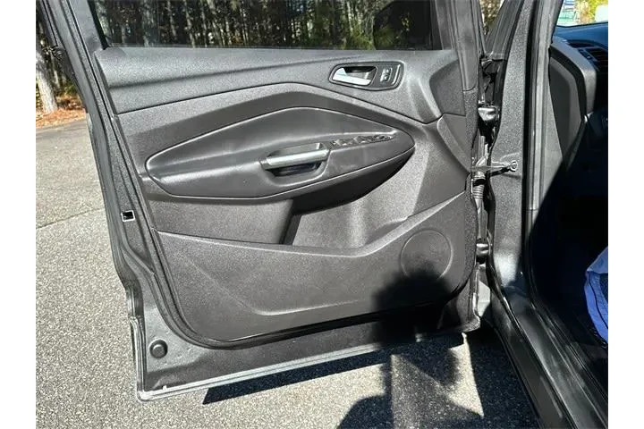 $17448 : Ford Escape 2019 AWD SE 4dr image 10