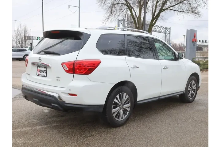 $17777 : Nissan Pathfinder 2019 4x4 S image 10