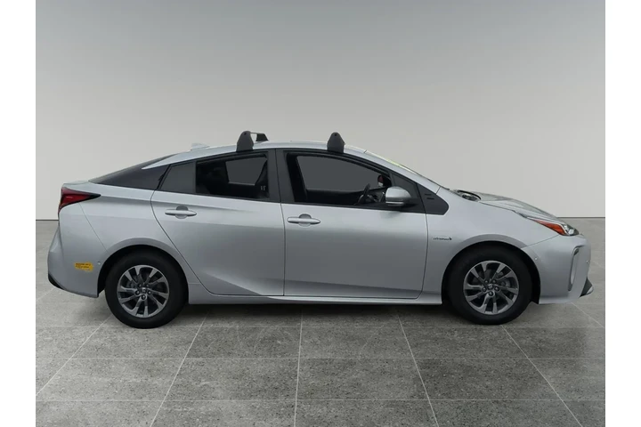 $27596 : Toyota Prius 2022 Nightshade image 6