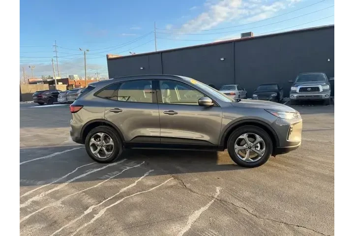 $29980 : Ford Escape 2025 AWD ST-Line image 4