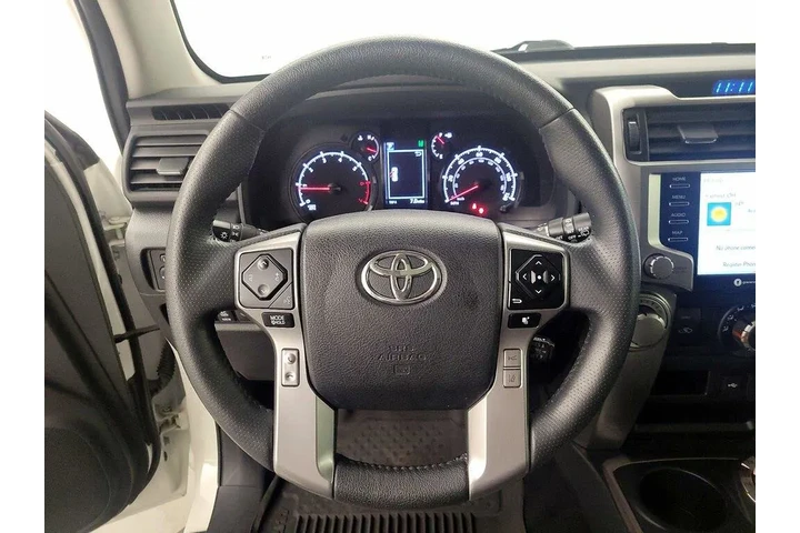 $39998 : Toyota 4Runner 2022 4x4 SR5 image 10