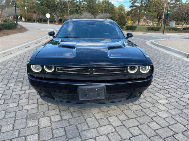 2017 Challenger SXT Plus image 2