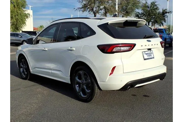 $18999 : Ford Escape 2023 ST-Line 4dr image 3