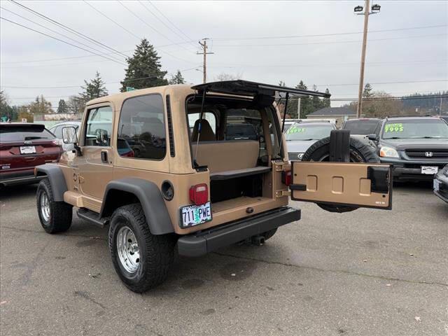 $11950 : 1999 Wrangler Sahara image 10