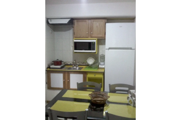 $3300 : recamara amueblada individual image 1