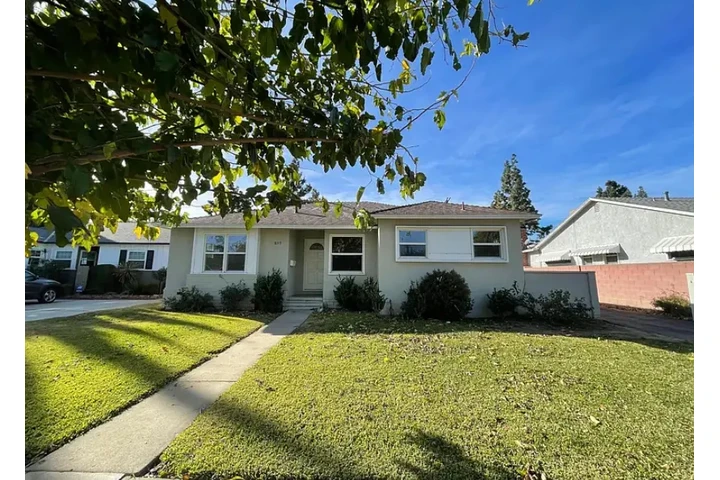 $2950 : CASA🐱near USC & downtown LA🐶 image 1