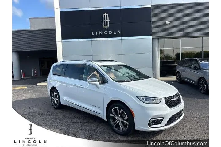 $39985 : Chrysler Pacifica 2024 AWD P image 1