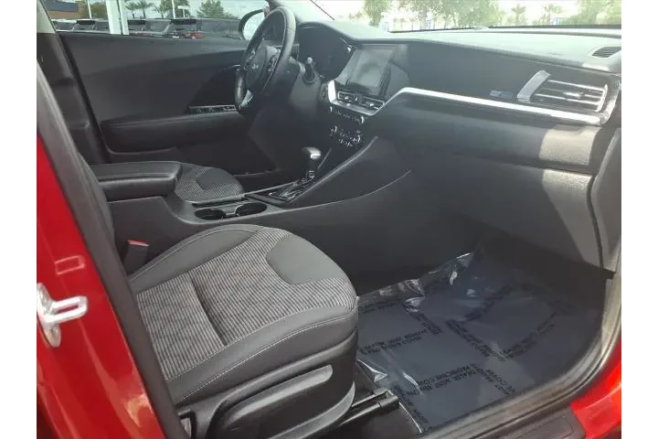 $18182 : Kia Niro 2022 LXS 4dr Crosso image 10