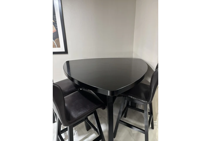 $300 : Juego de comedor image 4