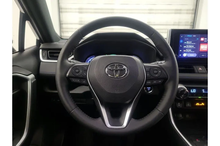 $39998 : Toyota RAV4 Hybrid 2025 AWD image 10