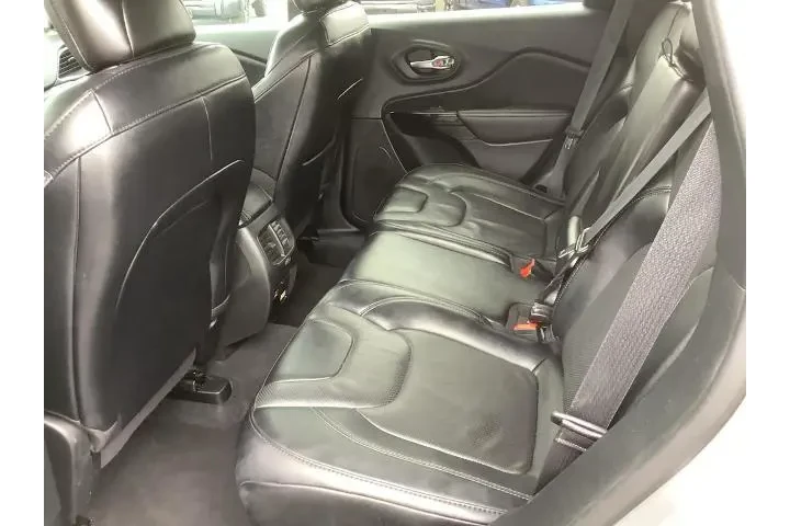 $23950 : Jeep Cherokee 2023 4x4 Altit image 9