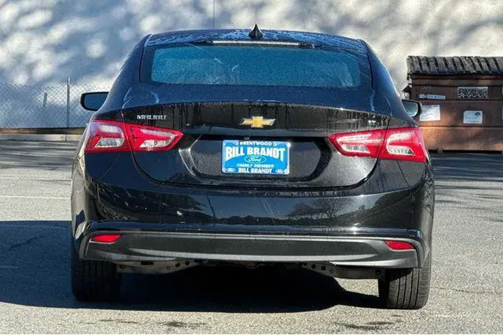 $13813 : Chevrolet Malibu 2022 LT 4dr image 8