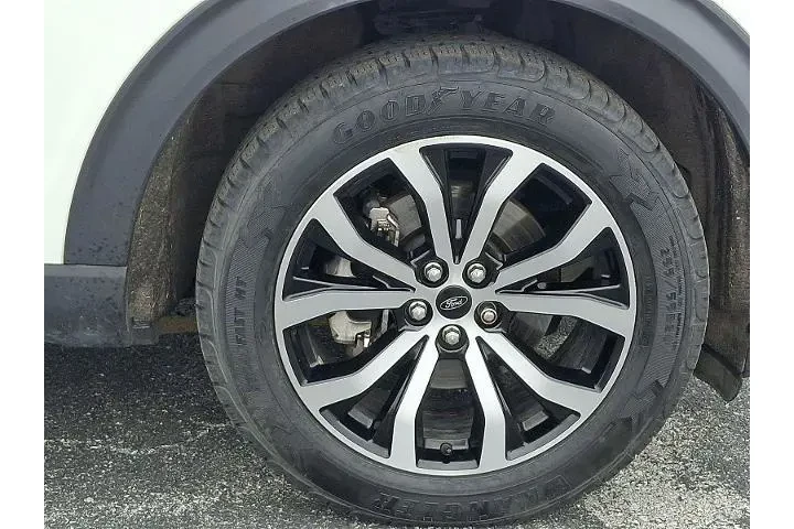 $31345 : Ford Explorer 2020 AWD ST 4d image 8