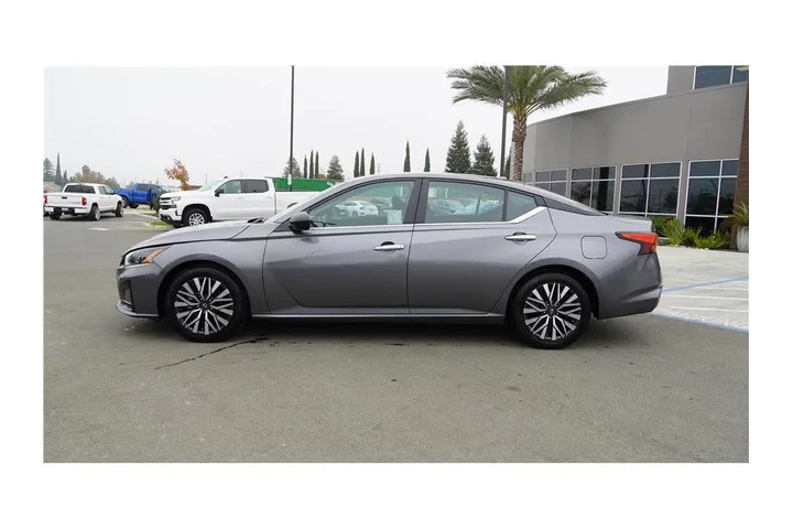 $19450 : 2024 Altima 2.5 SV image 8