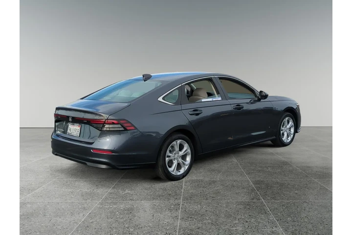 $27995 : Honda Accord 2024 LX 4dr Sed image 5