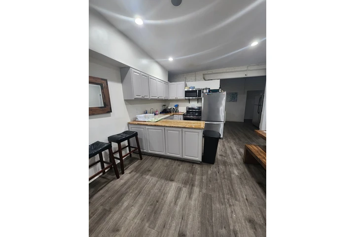 $850 : Dormitorio disponible image 1