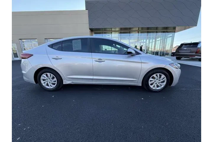 $7507 : Hyundai ELANTRA 2018 SE 4dr image 2