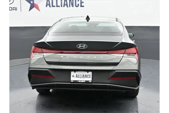 $20945 : Hyundai ELANTRA 2025 SE 4dr image 6