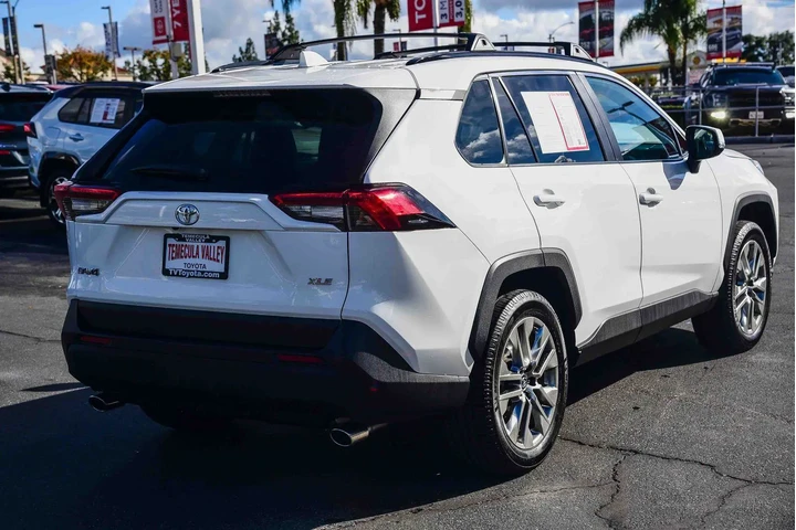 $25945 : Toyota RAV4 2019 XLE Premium image 7