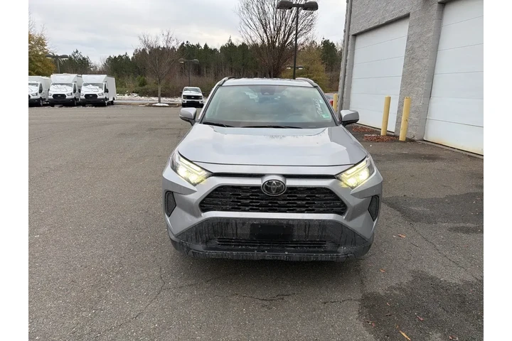 $25500 : Toyota RAV4 2024 XLE 4dr SUV image 7