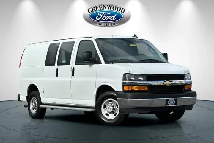 $32991 : Chevrolet Express 2023 2500 image 2