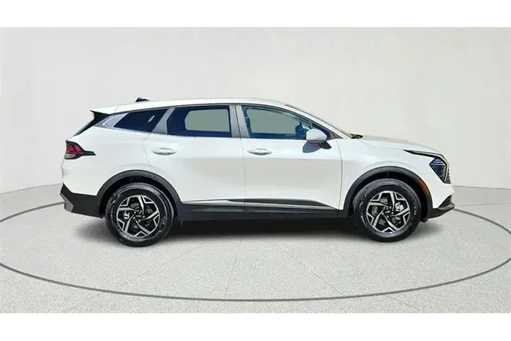 $25077 : Kia Sportage 2024 AWD LX 4dr image 2