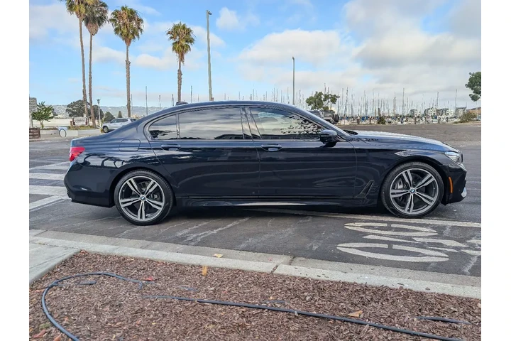 $17988 : 2017 7 Series 740i image 5