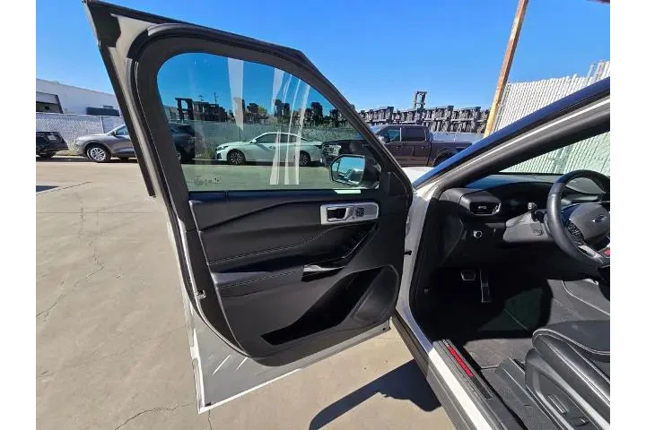 $39800 : Ford Explorer 2022 AWD ST 4d image 10