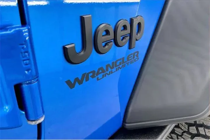 $26990 : Jeep Wrangler Unlimited 2021 image 9