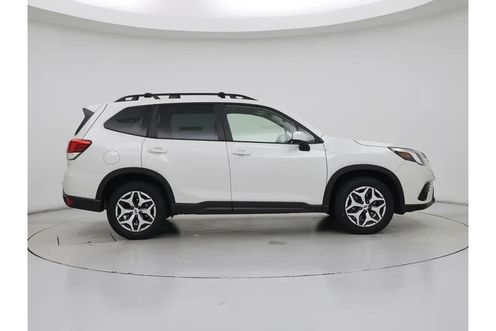 $26998 : Subaru Forester 2022 AWD Pre image 7