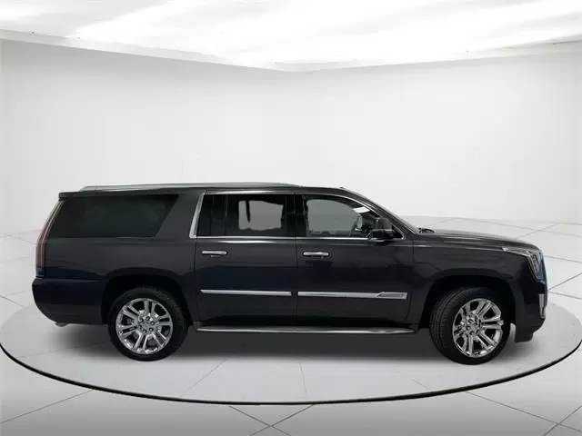 $18999 : Pre-Owned 2015 Escalade ESV L image 2