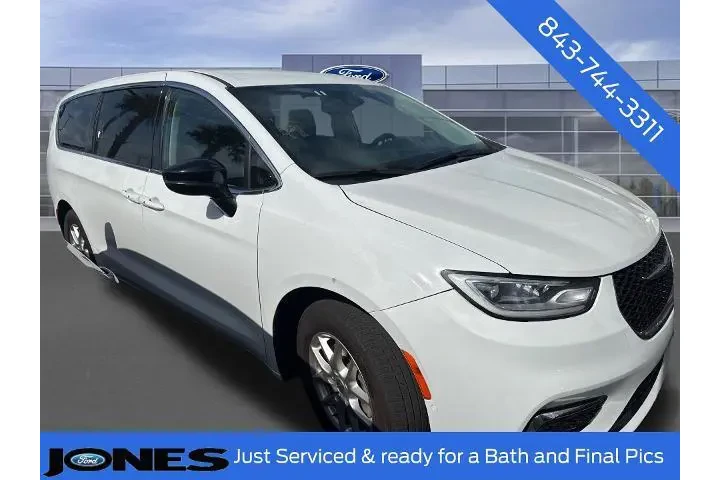 $29991 : Chrysler Pacifica 2024 Touri image 1
