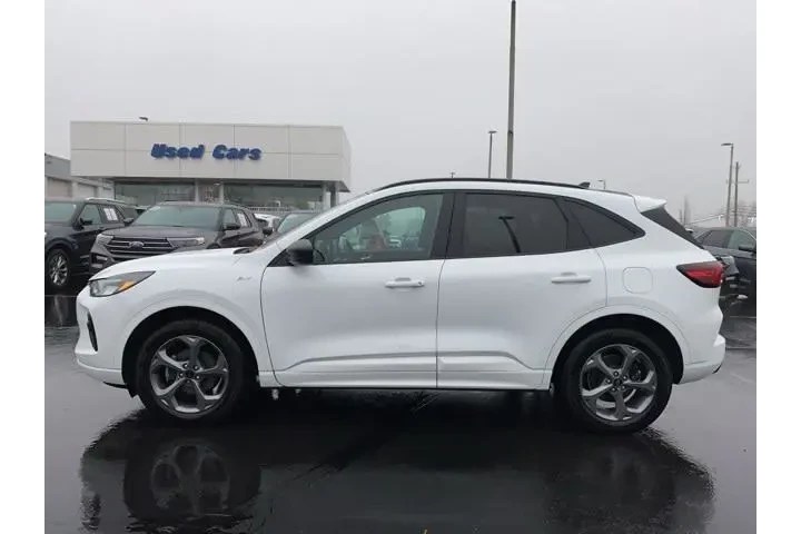 $23720 : Ford Escape 2023 AWD ST-Line image 8