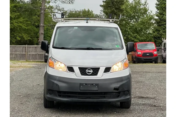$11990 : 2018 NV200 image 3