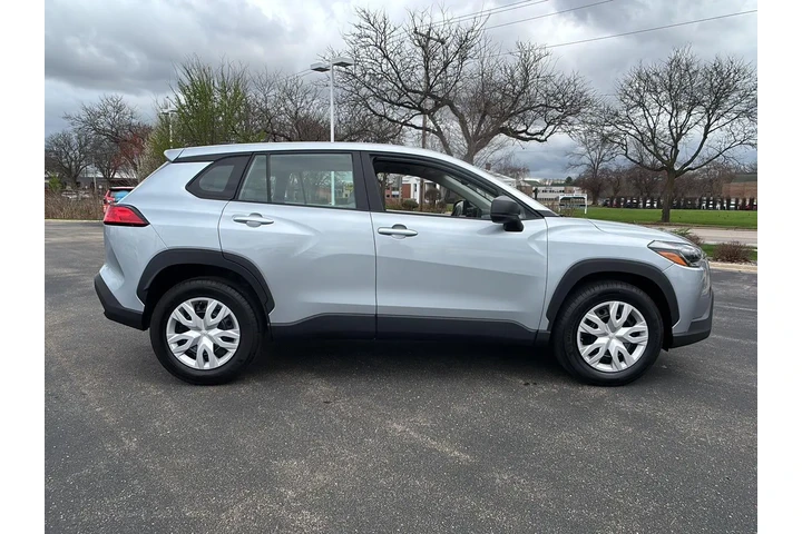 $25000 : 2024 Corolla Cross L image 10