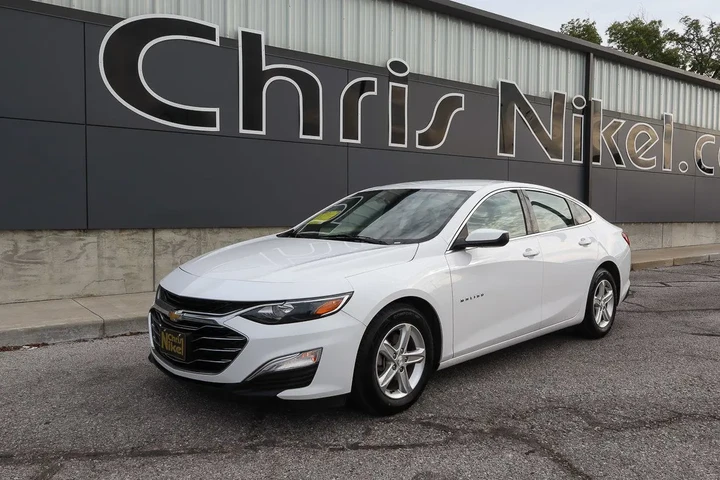 $16988 : 2020 Malibu LS image 1