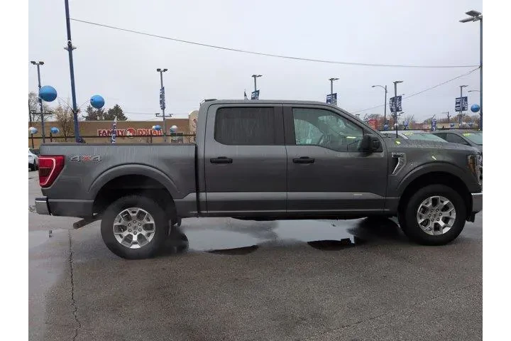 $32851 : Ford F-150 2023 4x4 XLT 4dr image 3