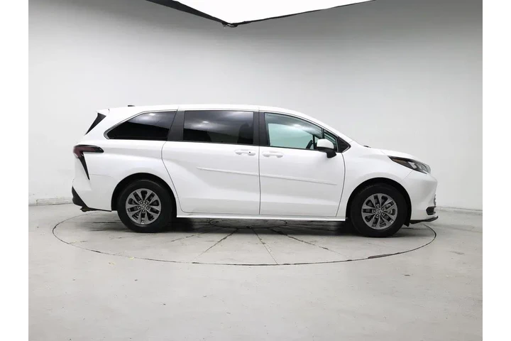 $39998 : Toyota Sienna 2024 AWD LE 8- image 7
