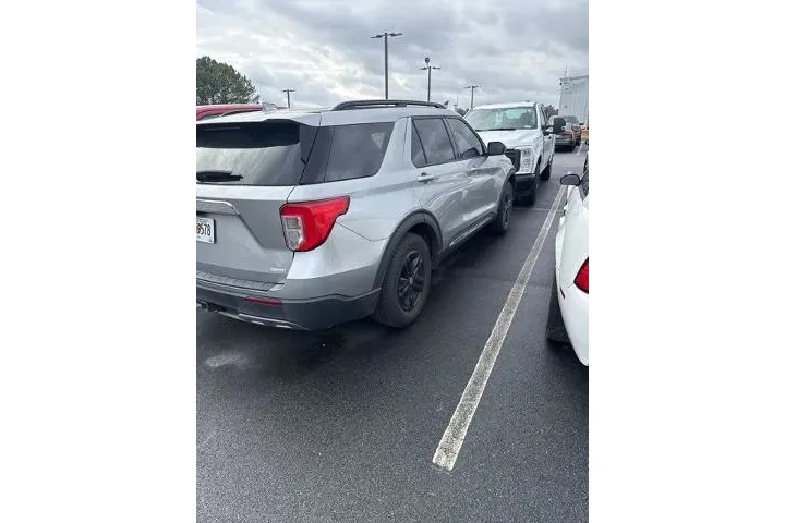 $18962 : Ford Explorer 2020 XLT 4dr S image 3