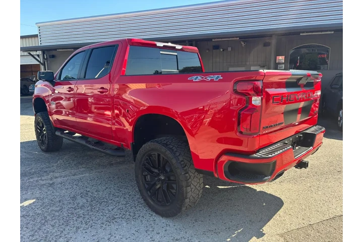 2021 Silverado 1500 RST image 6