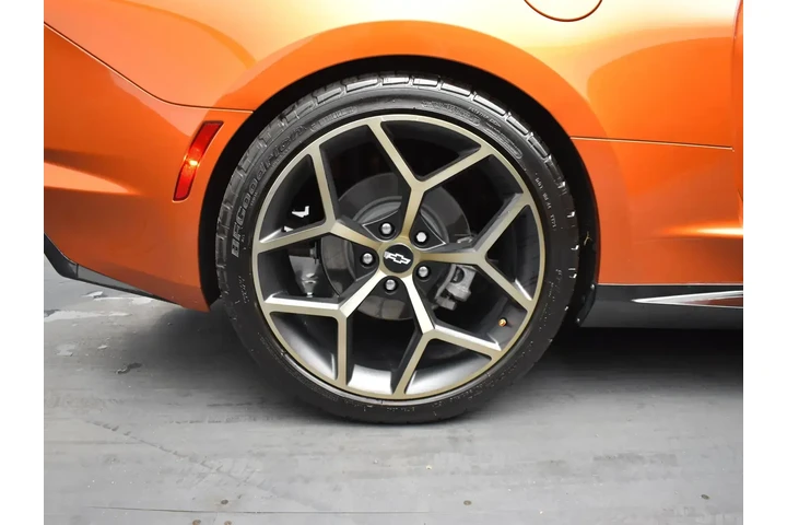 $27418 : Chevrolet Camaro 2022 LT 2dr image 5
