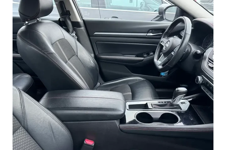 $20800 : Nissan Altima 2024 2.5 SR 4d image 2