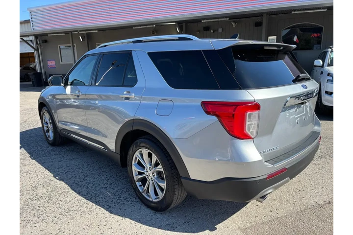 2023 Explorer Limited image 4